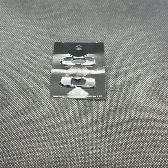 Oakley Men’s Batwolf Sunglasses Replacement Icons O’s Logo Pair - Picture 2 of 5